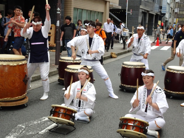 若い方や女性も伝統芸能を引き継いでいます