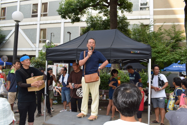 ニコニコ顔でご挨拶の坂井町会長