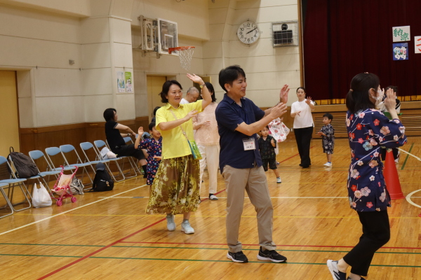 左:山田衆議院議員　右:須藤校長先生