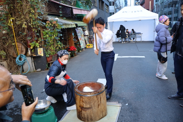 平都議会議員