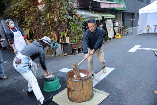 入山区議