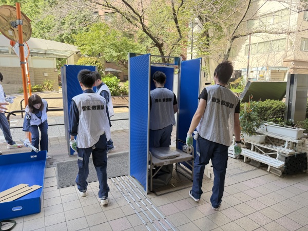 マンホールトイレ組み立て