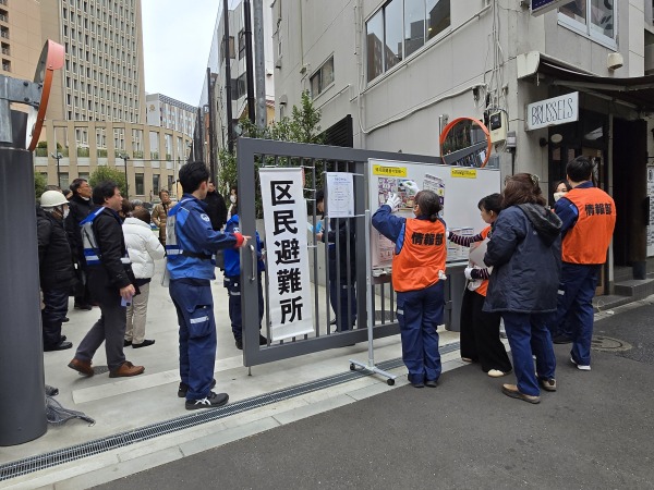 避難者の受入れは錦華通り側から